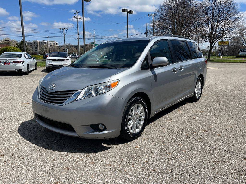 2017 Toyota Sienna L — Minivan — 107,754 mi — Dublin, OH