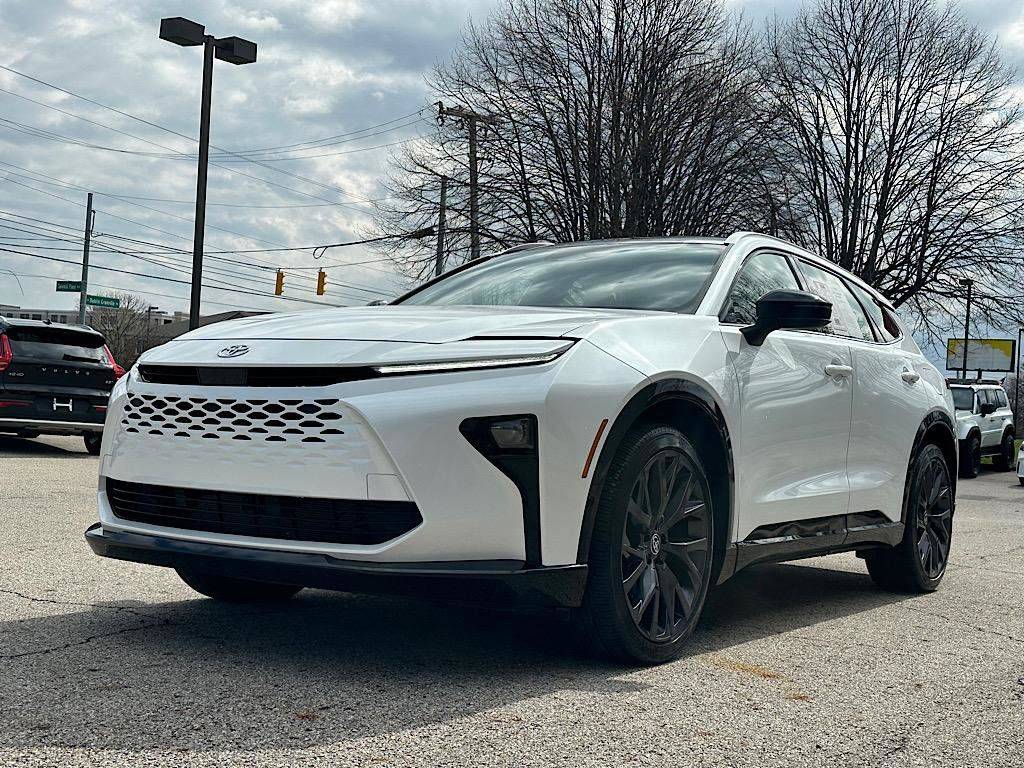 2025 Toyota Crown Signia Limited — SUV — 16,164 mi — Dublin, OH