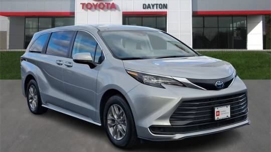 2024 Toyota Sienna LE — Minivan — 11,172 mi — Dayton, NJ