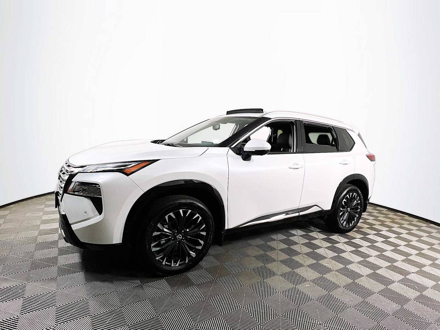2024 Nissan Rogue Platinum — SUV — 833 mi — Keyport, NJ