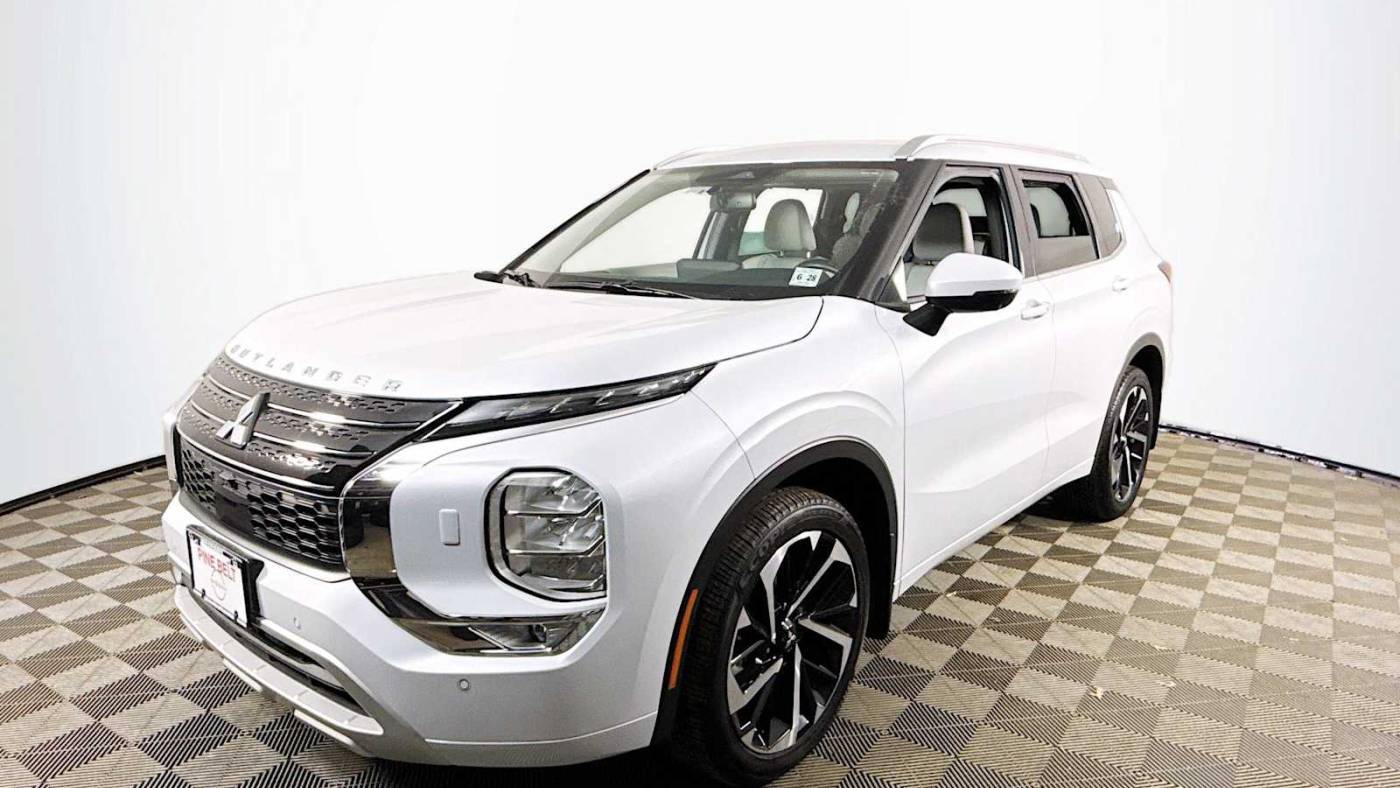 2023 Mitsubishi Outlander SEL — SUV — 9,890 mi — Keyport, NJ