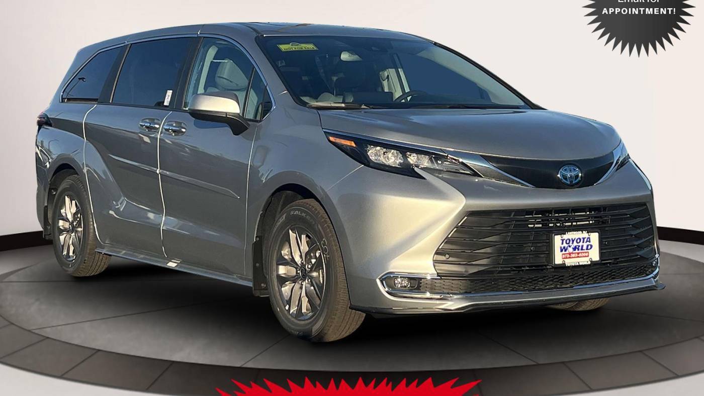 2024 Toyota Sienna XLE — Minivan — 17 mi — Lakewood, NJ
