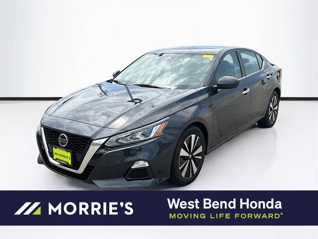 2021 Nissan Altima SV — Sedan — 53,711 mi — West Bend, WI
