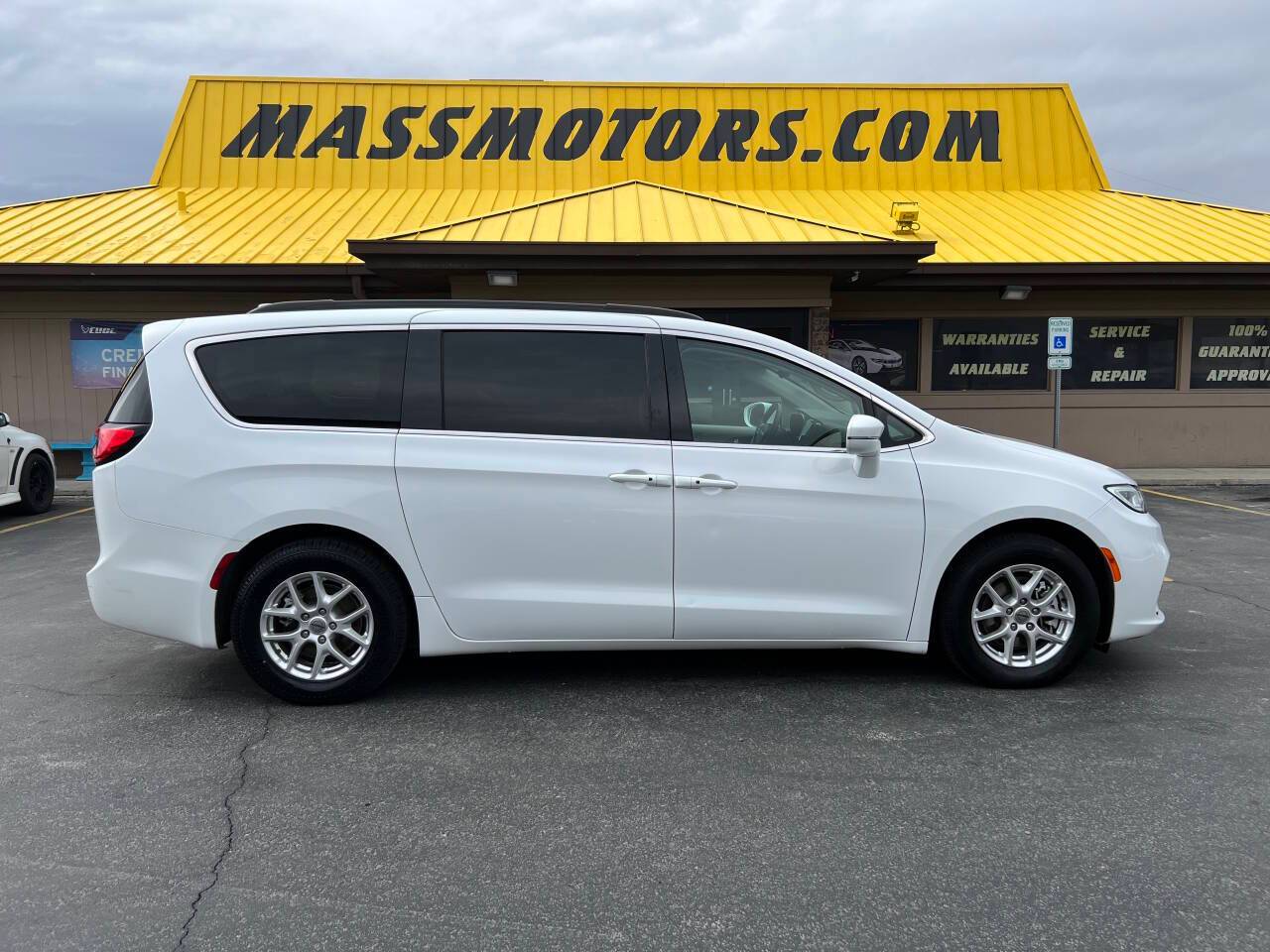 2022 Chrysler Pacifica Touring L — Minivan — 93,945 mi — Boise, ID