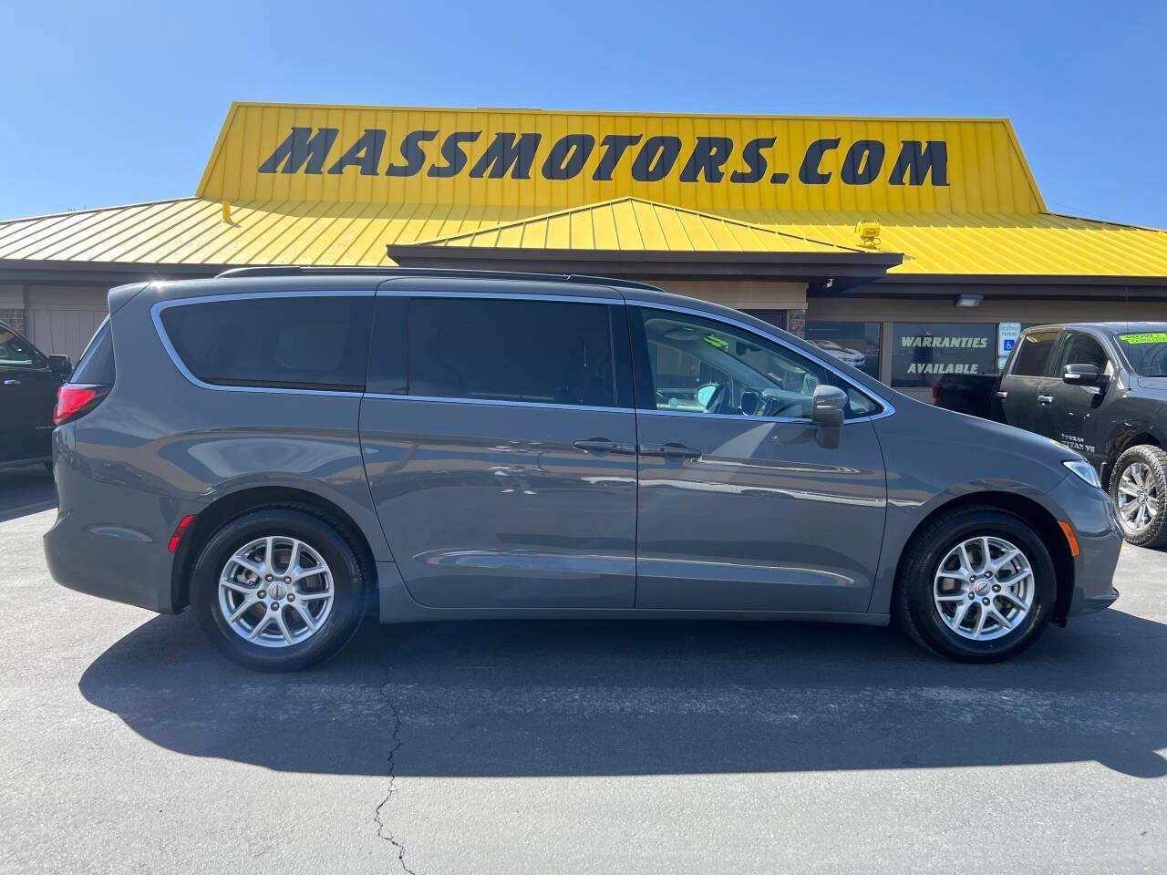2022 Chrysler Pacifica Touring L — Minivan — 71,885 mi — Boise, ID