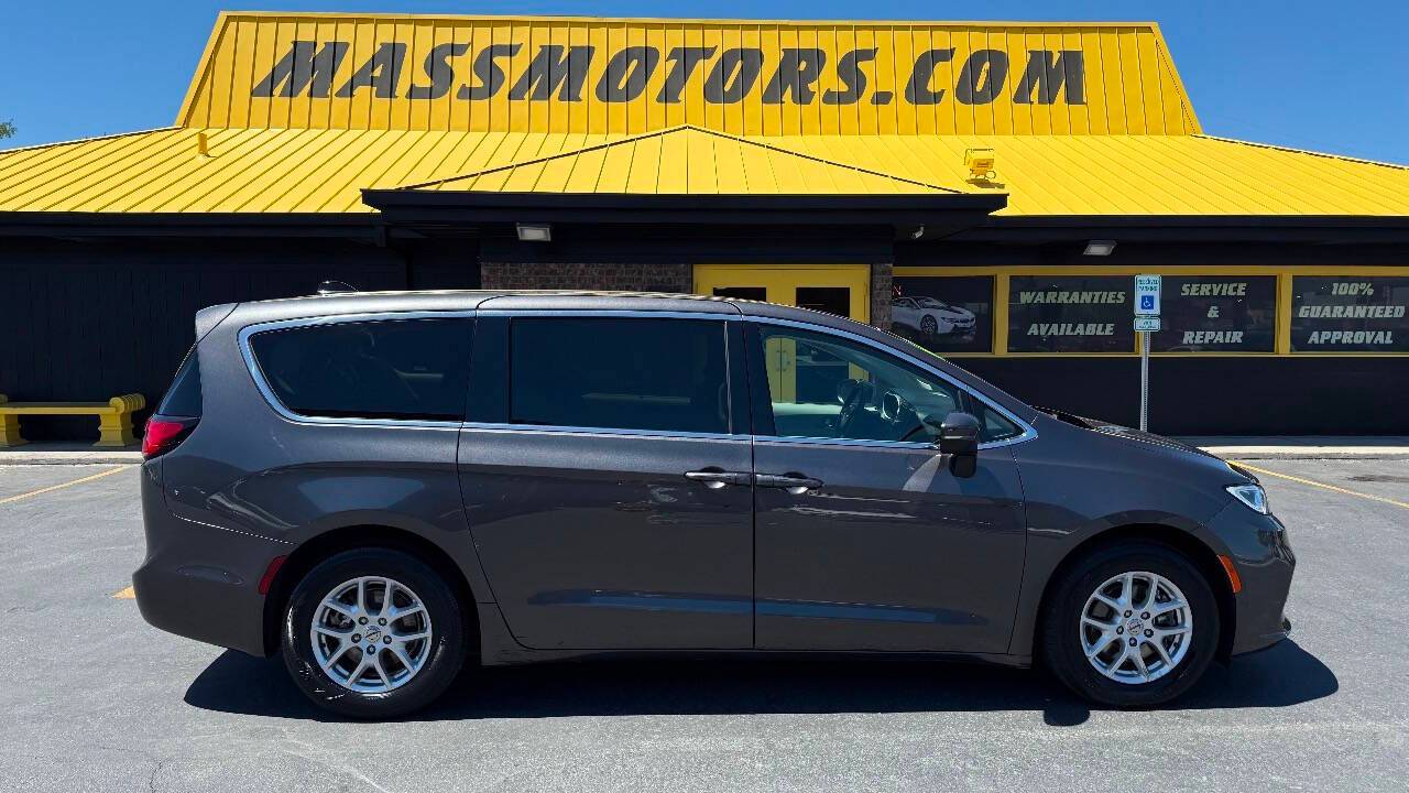 2023 Chrysler Pacifica Touring L — Minivan — 75,771 mi — Boise, ID