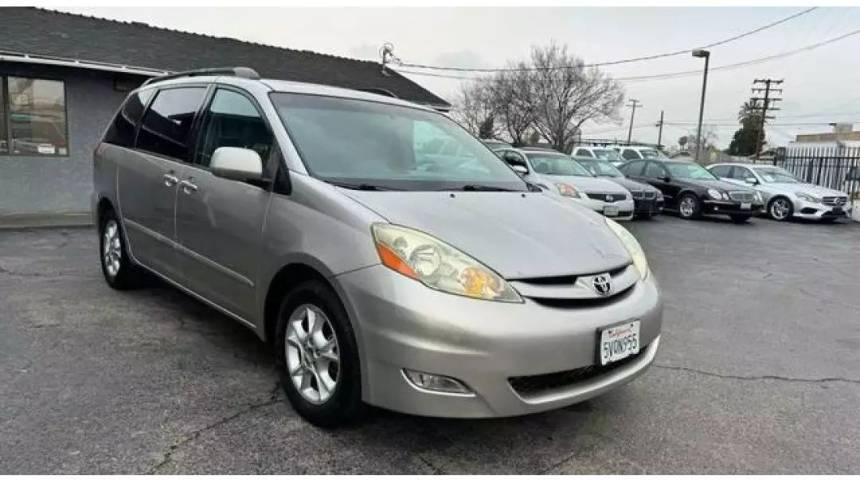 2006 Toyota Sienna XLE — Minivan — 219,006 mi — Fresno, CA