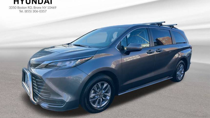 2022 Toyota Sienna LE — Minivan — 28,260 mi — Bronx, NY