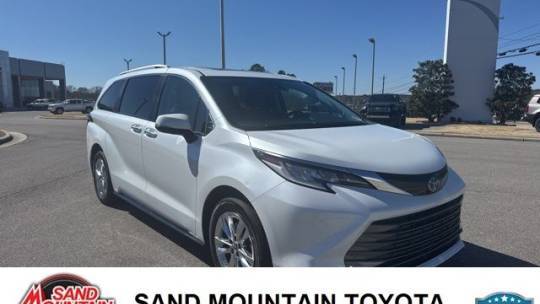 2022 Toyota Sienna Limited 7-Passenger