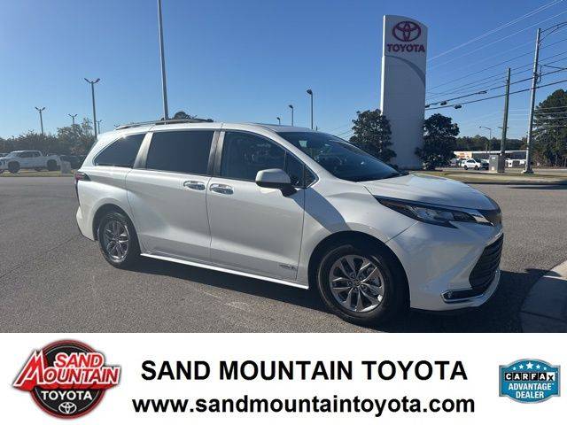 2021 Toyota Sienna XLE — Minivan — 71,046 mi — Albertville, AL
