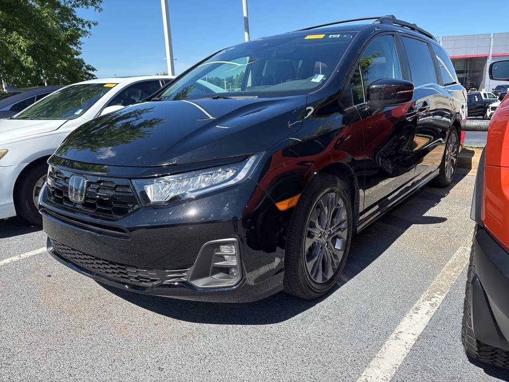 2025 Honda Odyssey Touring — Minivan — 10,884 mi — Daphne, AL