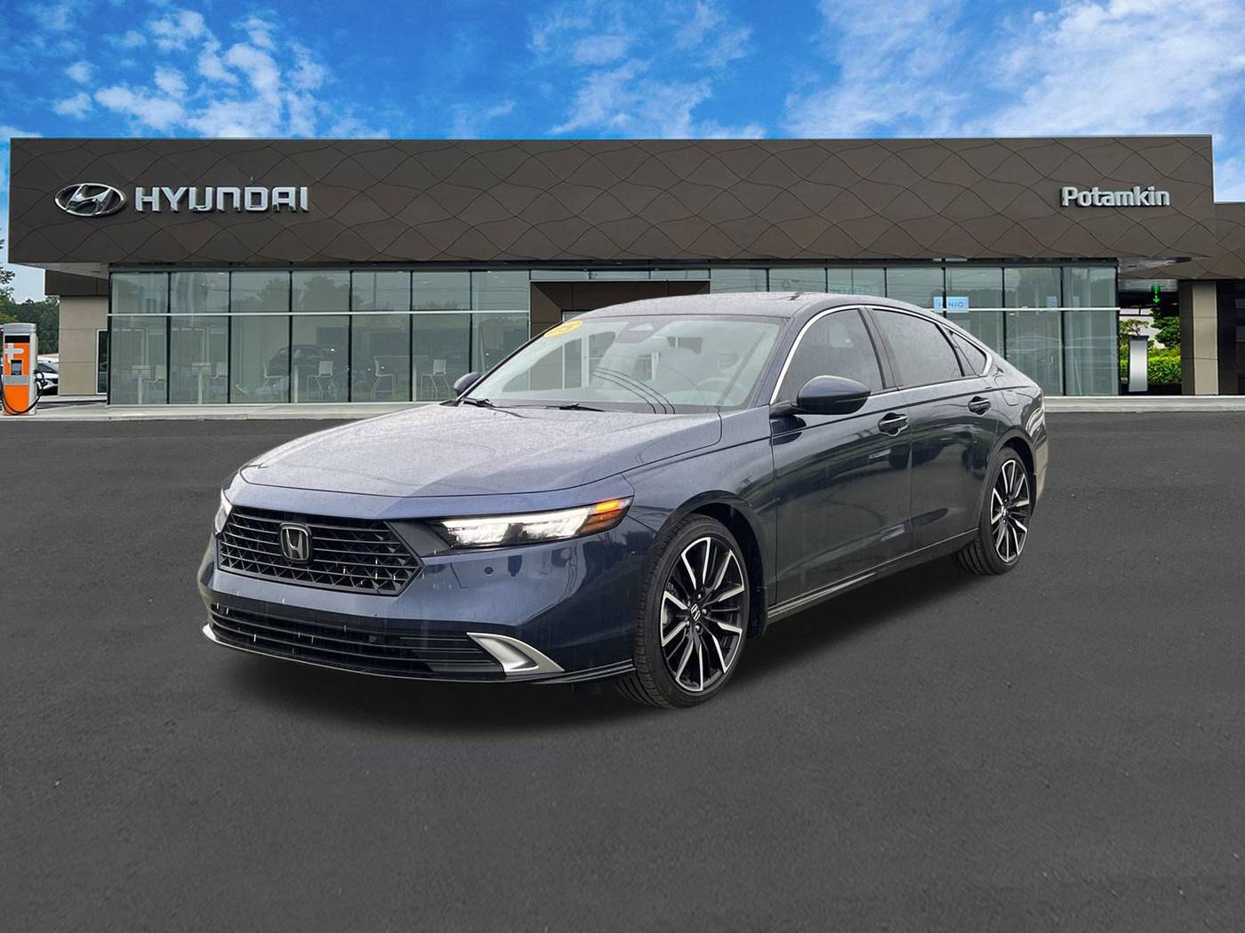 2025 Honda Accord Hybrid Touring — Sedan — 2,705 mi — Lilburn, GA