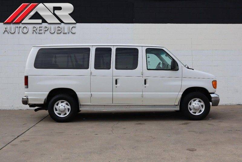 2003 Ford Econoline Wagon E-350 Super Duty XL