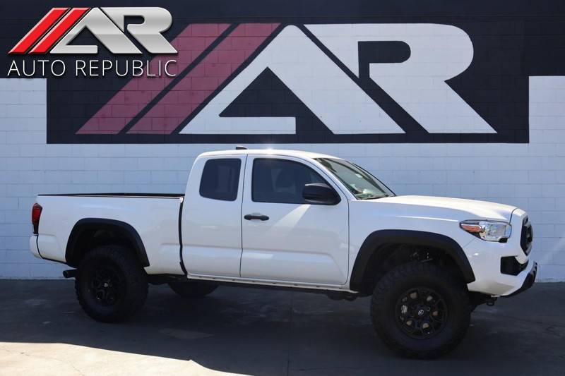 2020 Toyota Tacoma SR — Pickup Truck — 25,160 mi — Orange, CA
