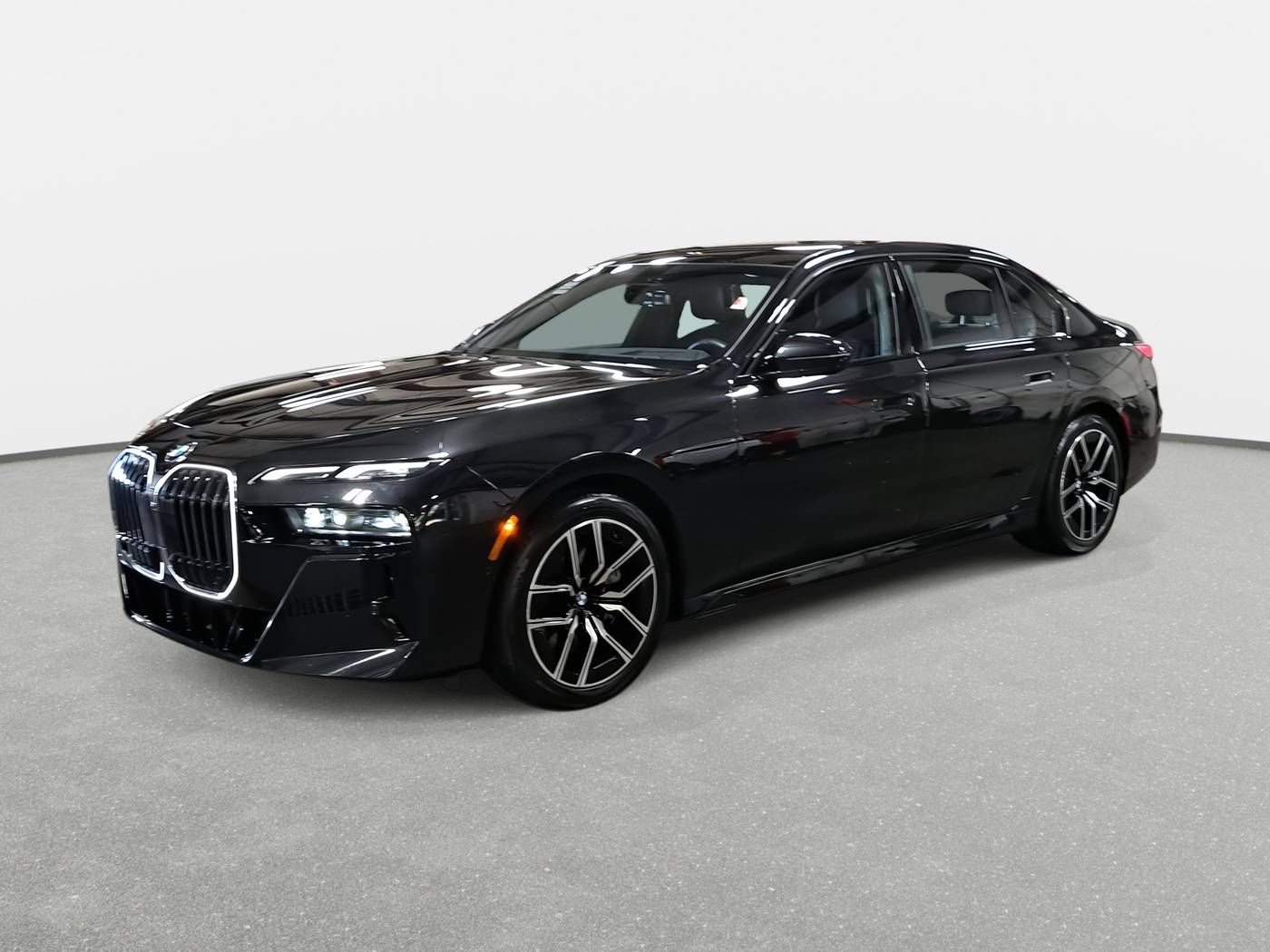 2025 BMW 7 Series 740i — Sedan — 13,611 mi — Raleigh, NC