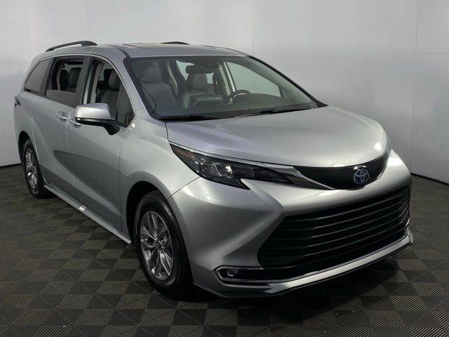 2024 Toyota Sienna XLE — Minivan — 24,384 mi — Matthews, NC