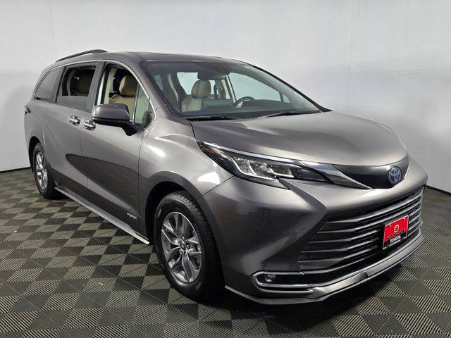 2021 Toyota Sienna XLE — Minivan — 61,126 mi — Matthews, NC
