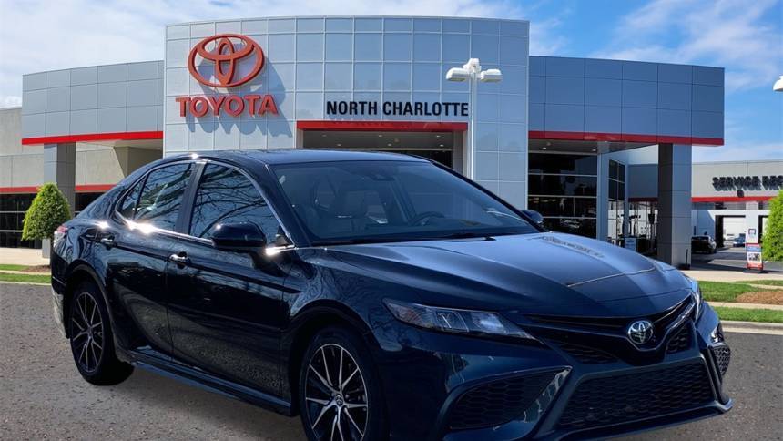 2021 Toyota Camry SE — Sedan — 70,565 mi — Huntersville, NC