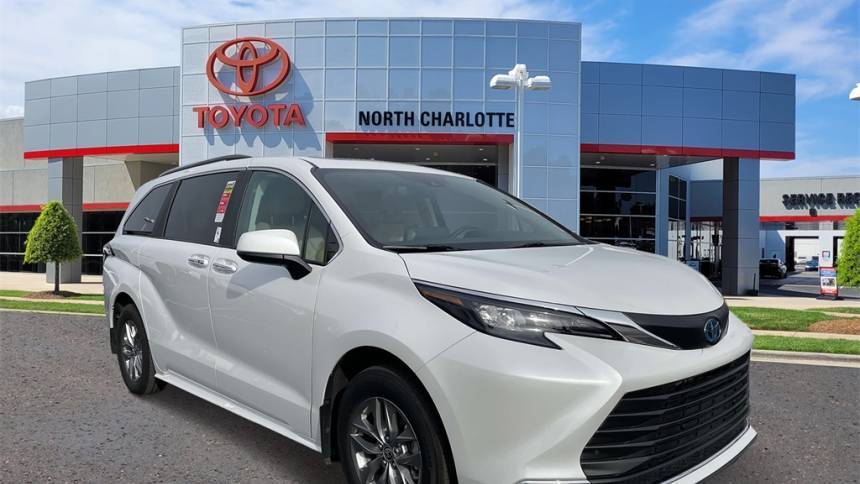 2024 Toyota Sienna XLE — Minivan — 34,534 mi — Huntersville, NC