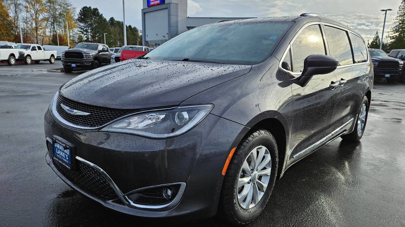 2019 Chrysler Pacifica Touring L — Minivan — 137,640 mi — Everett, WA