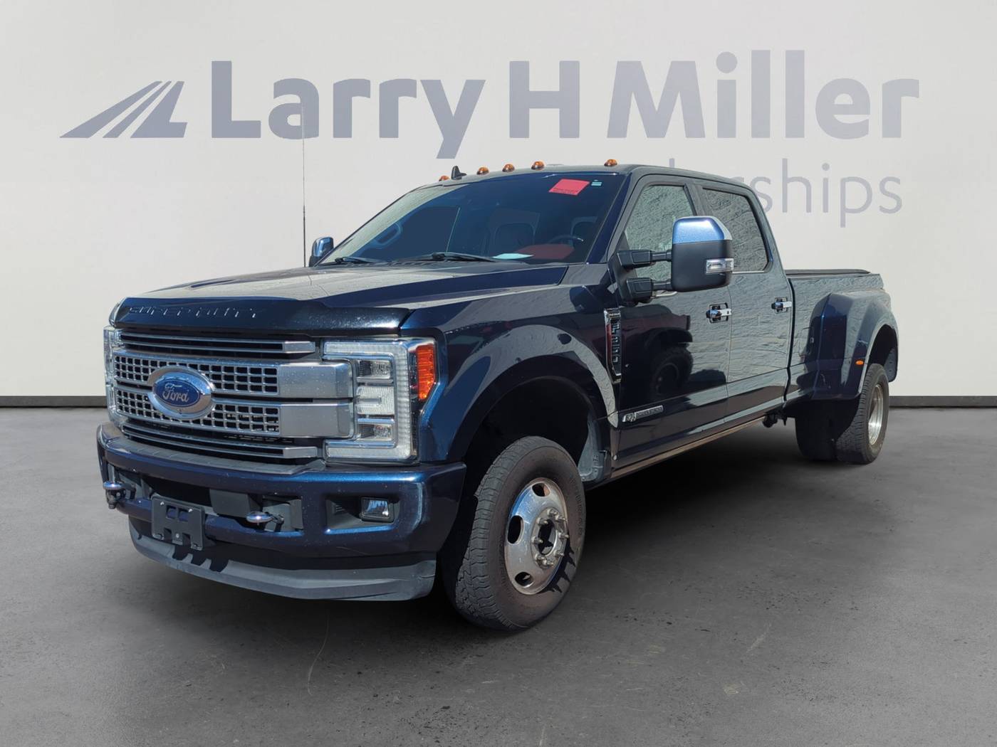 2019 Ford Super Duty F-350 Platinum — Pickup Truck — 130,439 mi — Mesa, AZ
