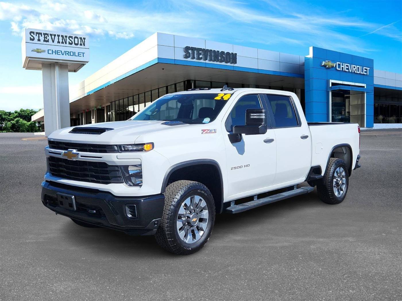 2024 Chevrolet Silverado 2500HD Custom — Pickup Truck — 16,777 mi — Lakewood, CO