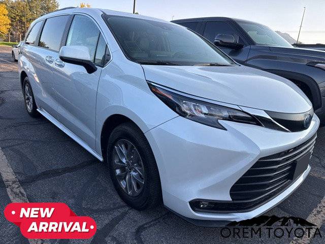 2025 Toyota Sienna XLE — Minivan — 13,699 mi — Orem, UT