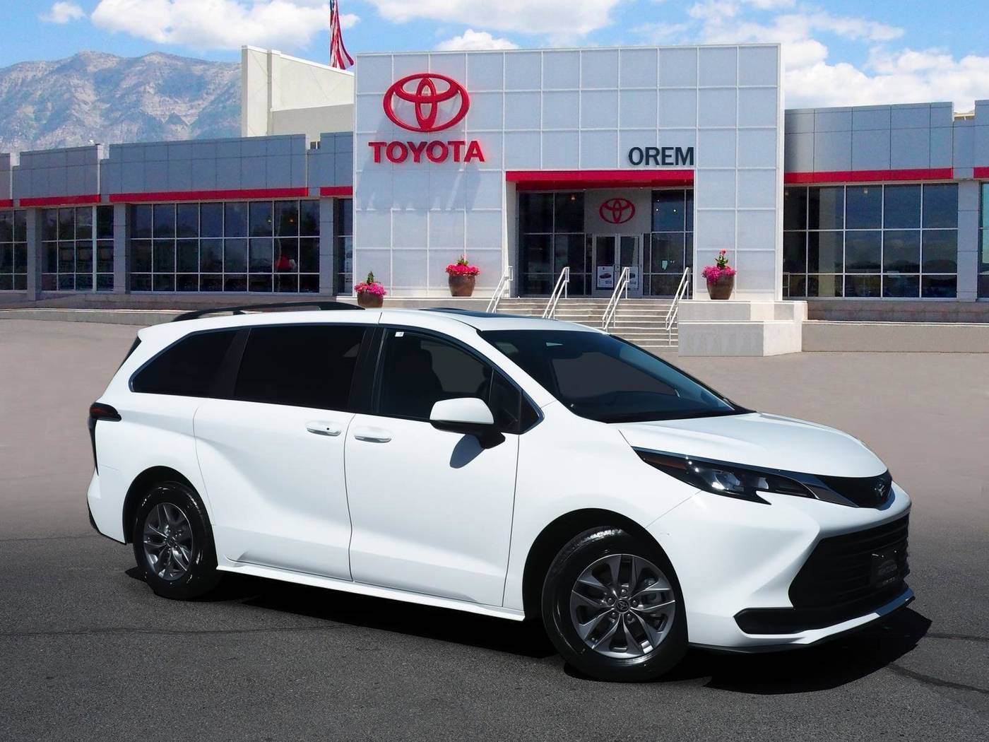 2024 Toyota Sienna LE — Minivan — 43,421 mi — Orem, UT