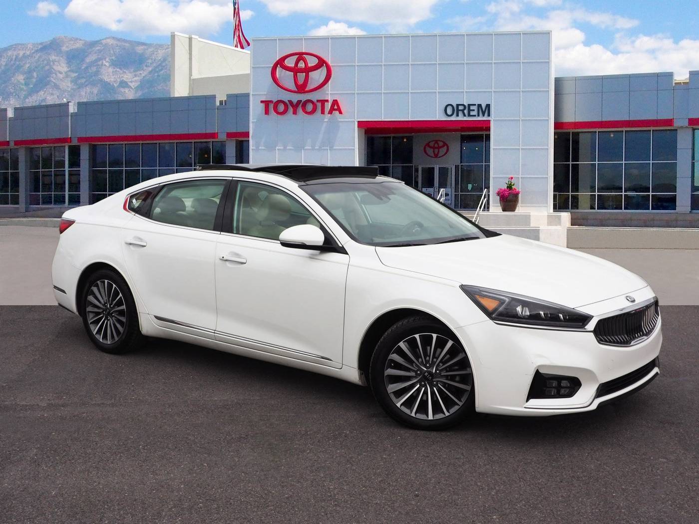 2017 Kia Cadenza Technology — Sedan — 42,291 mi — Orem, UT