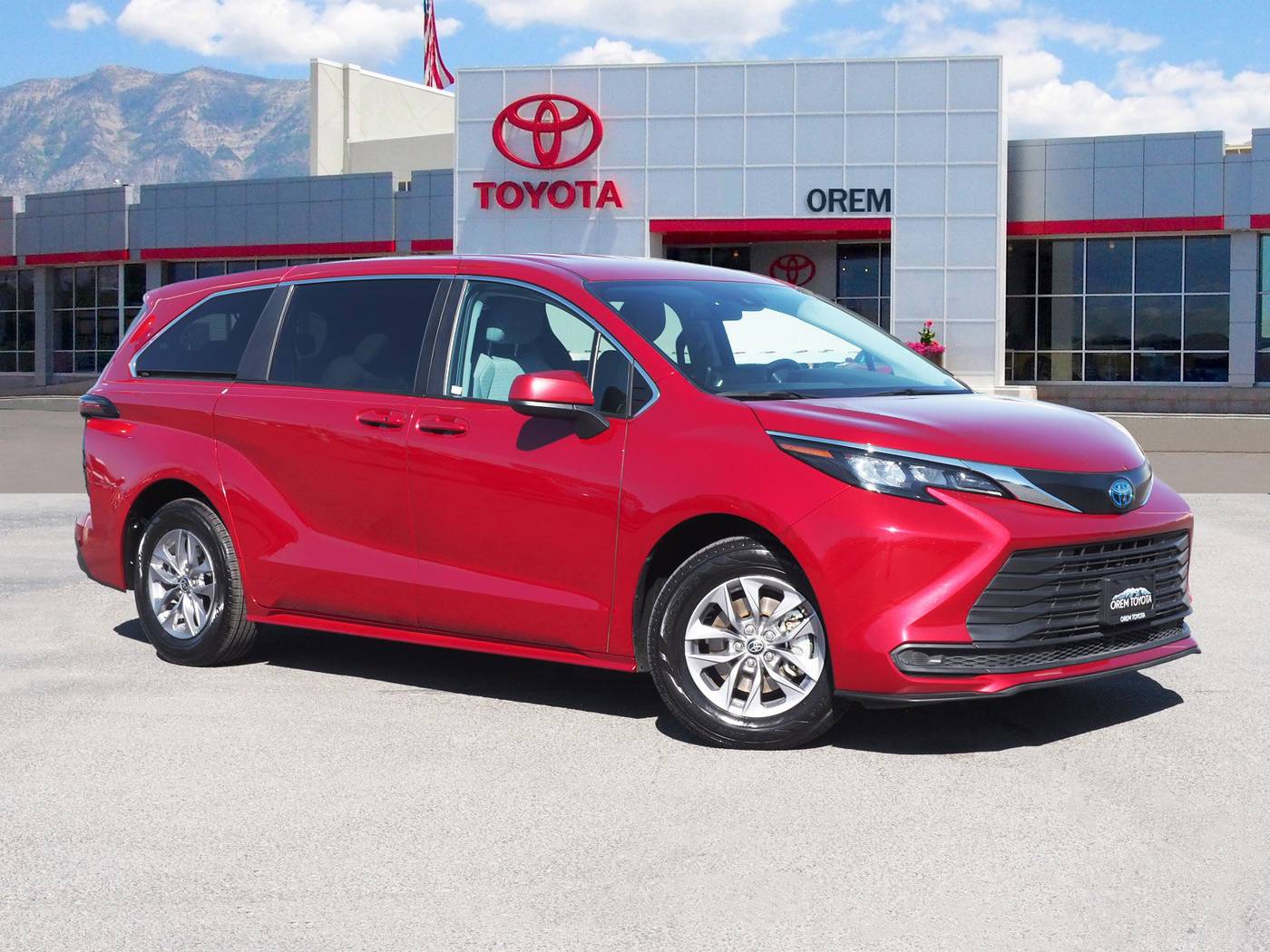 2024 Toyota Sienna LE — Minivan — 36,215 mi — Orem, UT