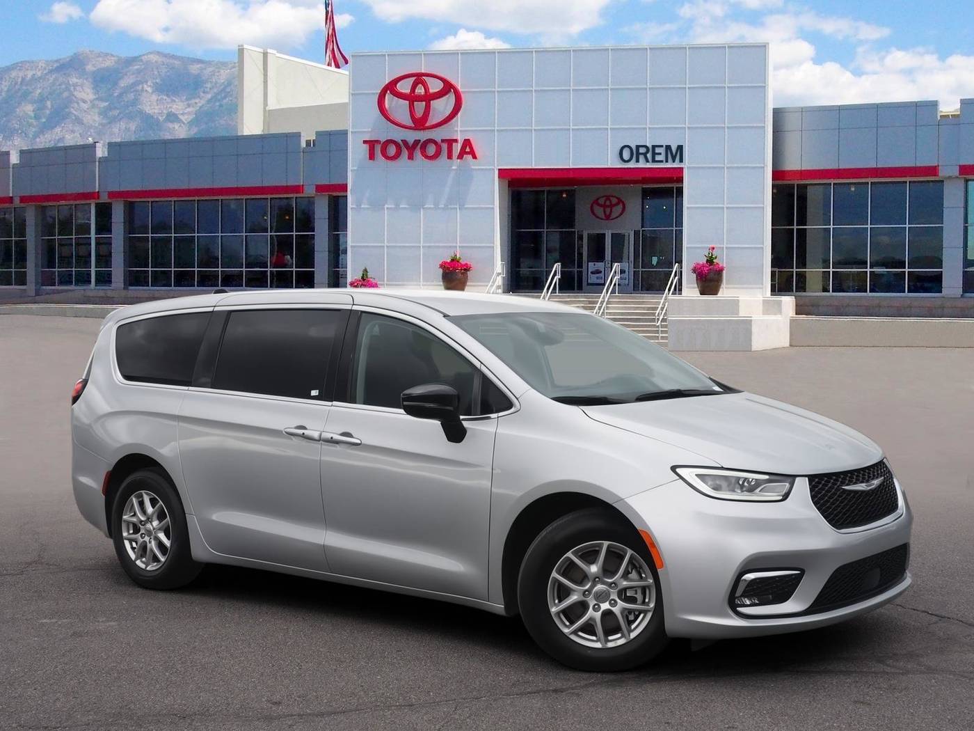 2024 Chrysler Pacifica Touring L — Minivan — 27,561 mi — Orem, UT