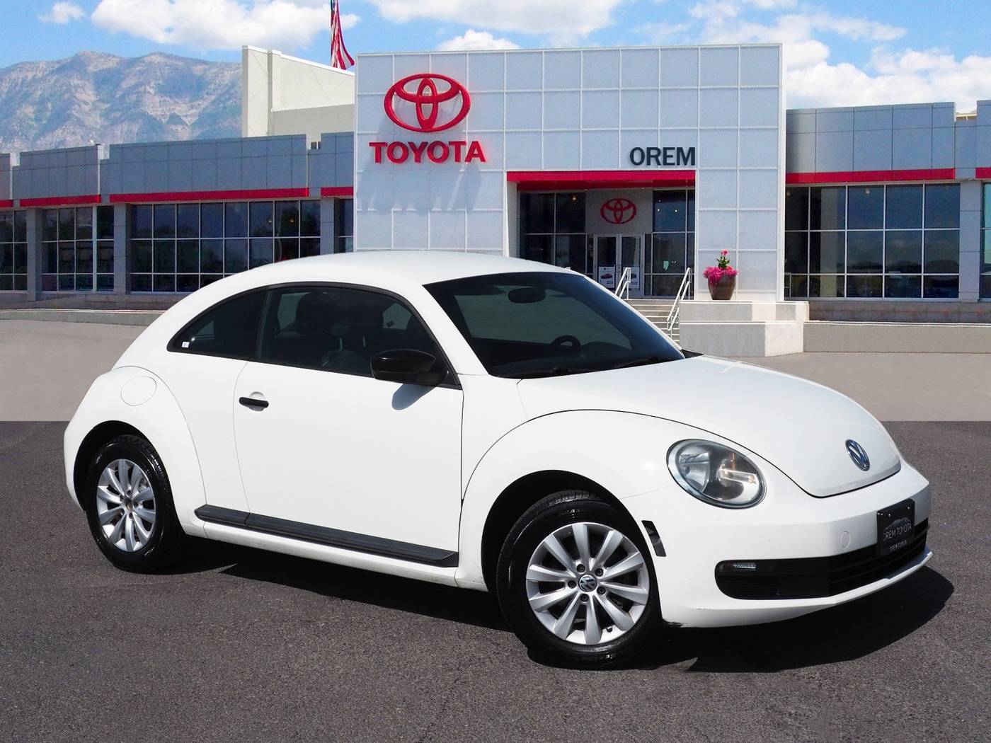 2013 Volkswagen Beetle 2.5L Entry — Hatchback — 141,090 mi — Orem, UT