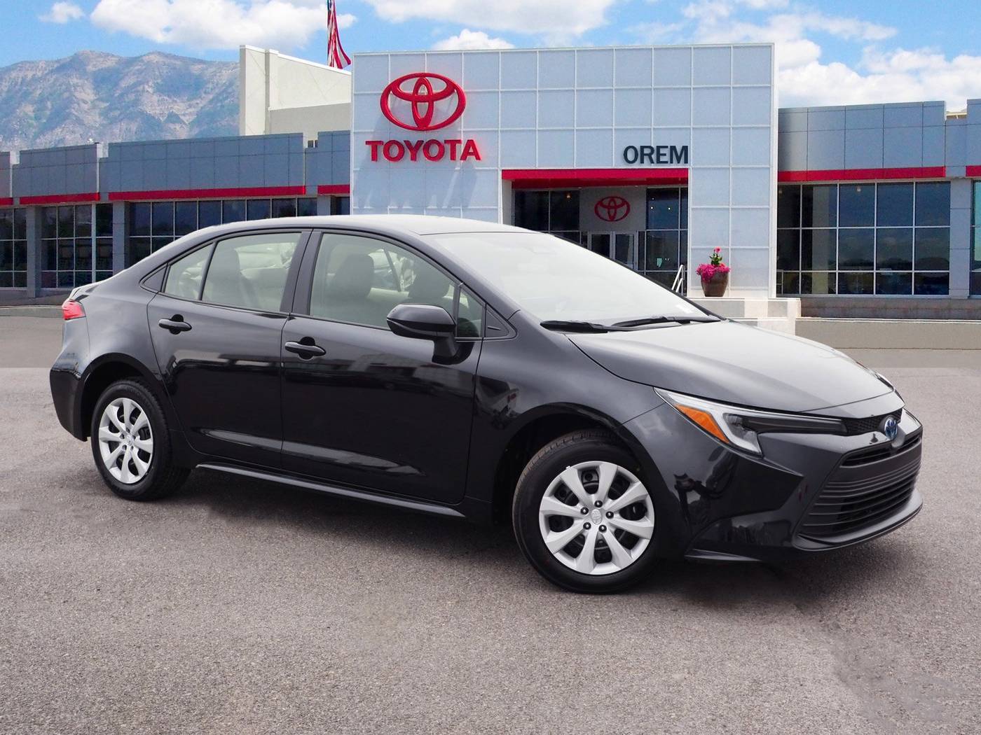 2025 Toyota Corolla Hybrid LE — Sedan — 28 mi — Orem, UT