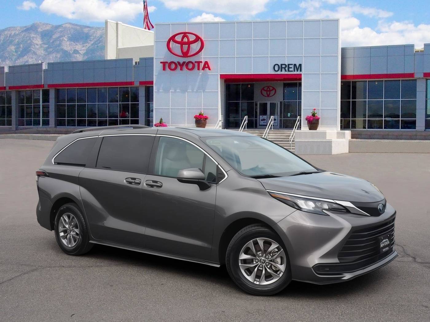 2024 Toyota Sienna LE — Minivan — 44,764 mi — Orem, UT