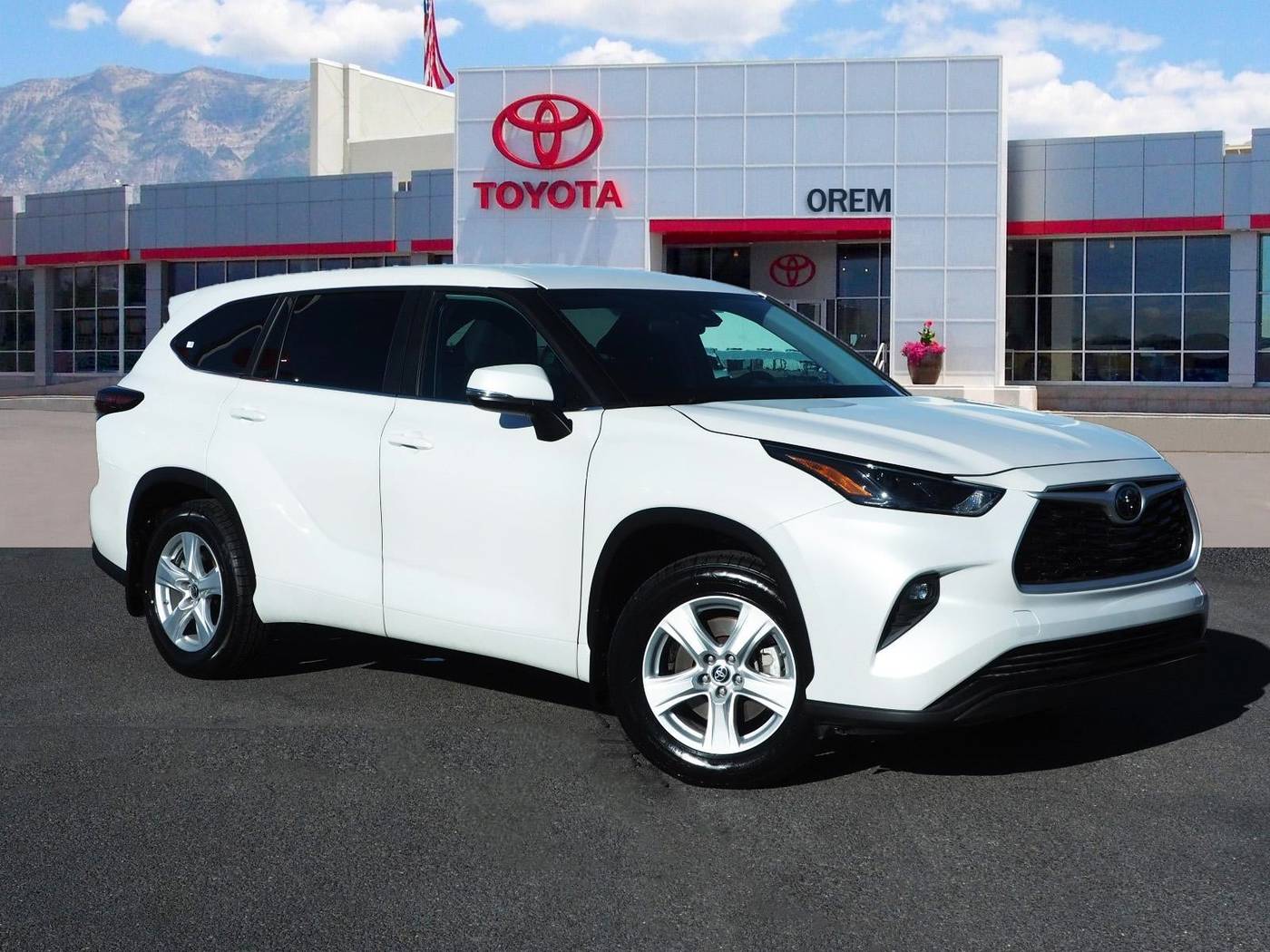 2024 Toyota Highlander LE — SUV — 27,416 mi — Orem, UT