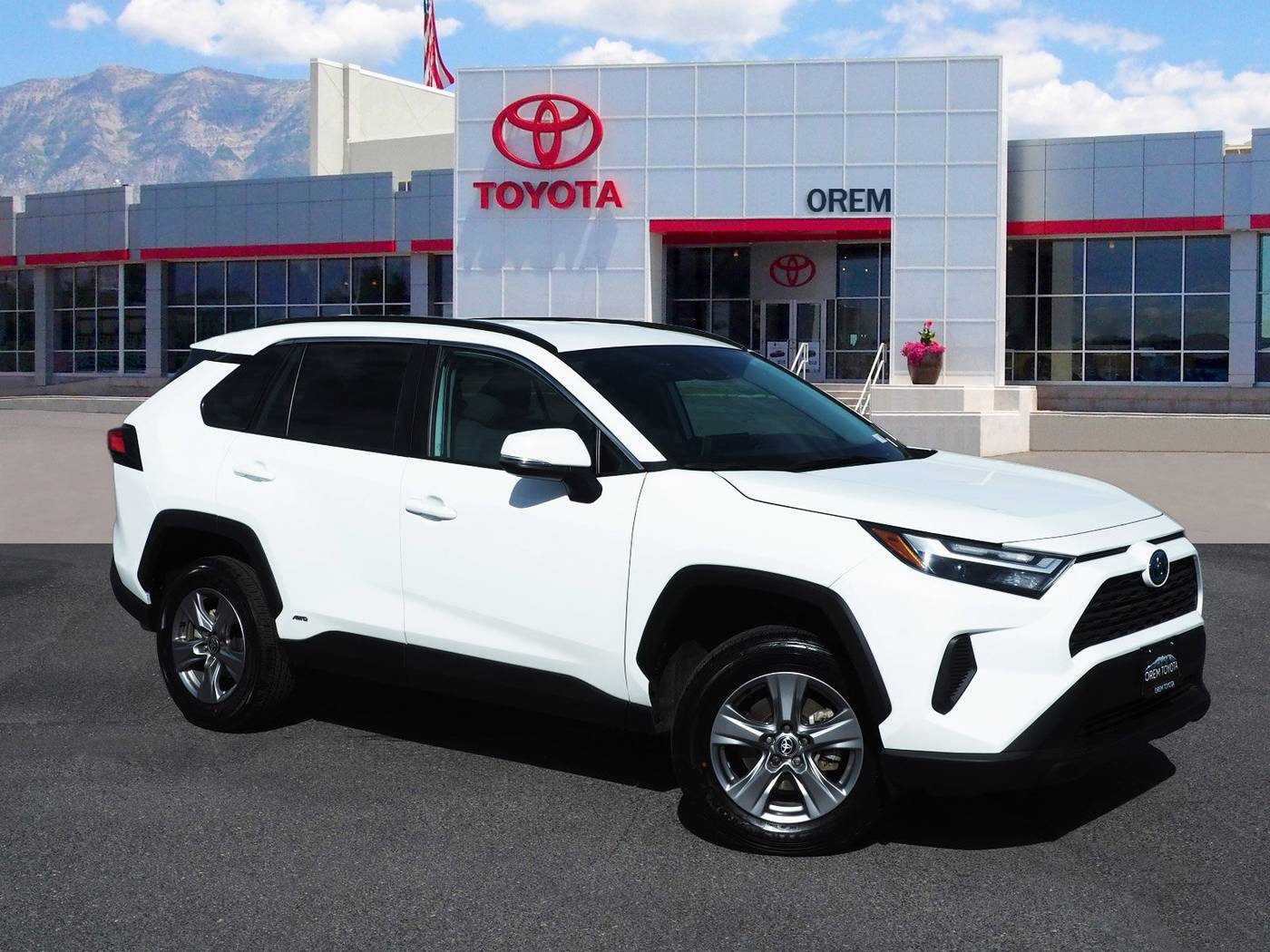 2024 Toyota RAV4 Hybrid XLE — SUV — 14,219 mi — Orem, UT