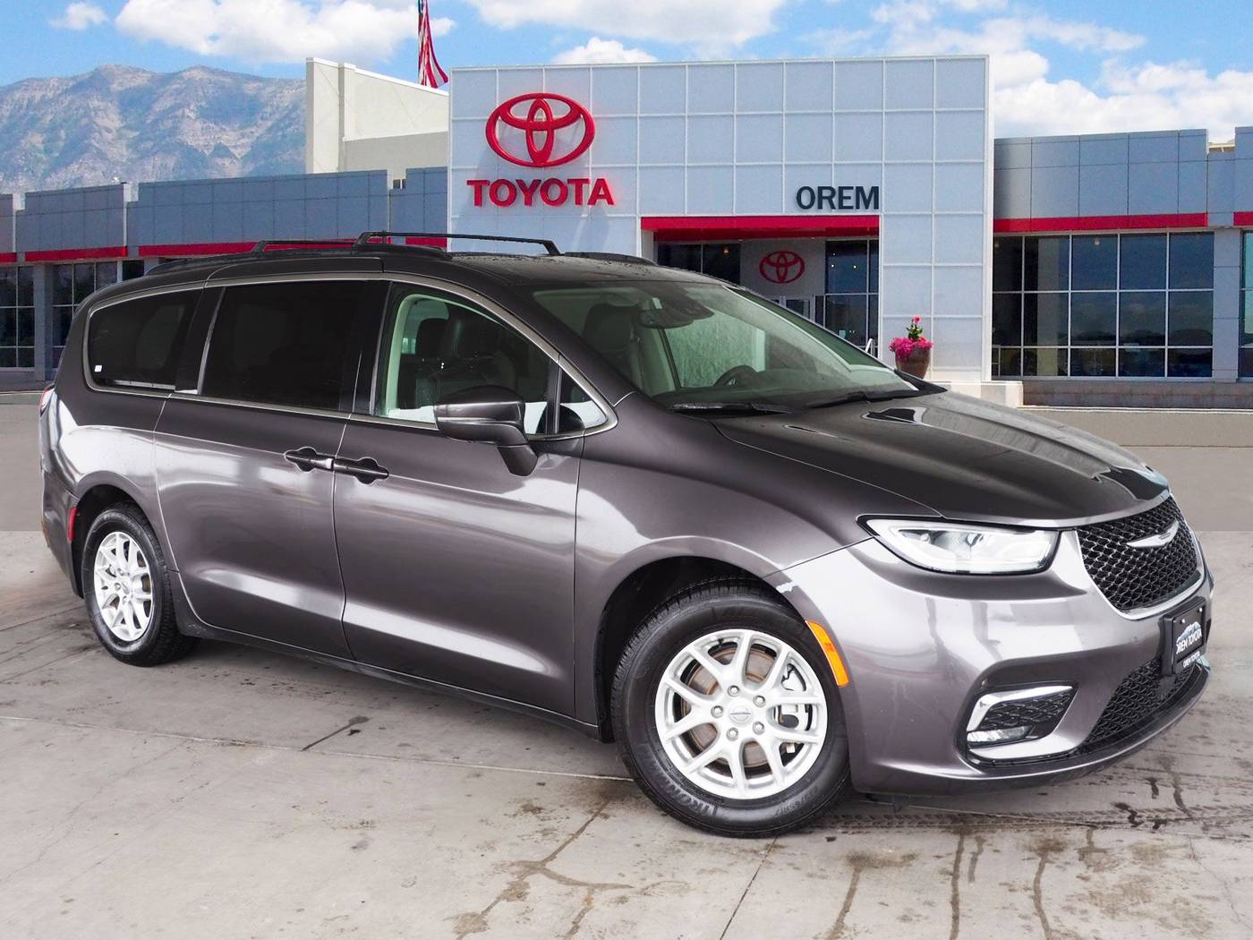2022 Chrysler Pacifica Touring L — Minivan — 83,341 mi — Orem, UT