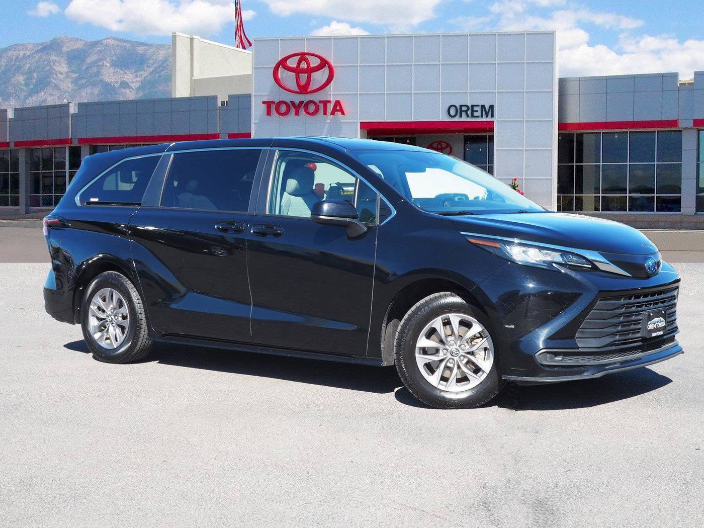 2023 Toyota Sienna LE — Minivan — 60,928 mi — Orem, UT