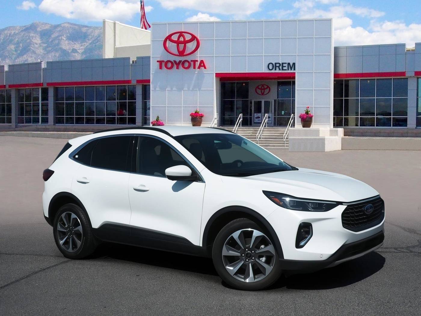 2023 Ford Escape Platinum — SUV — 8,684 mi — Orem, UT