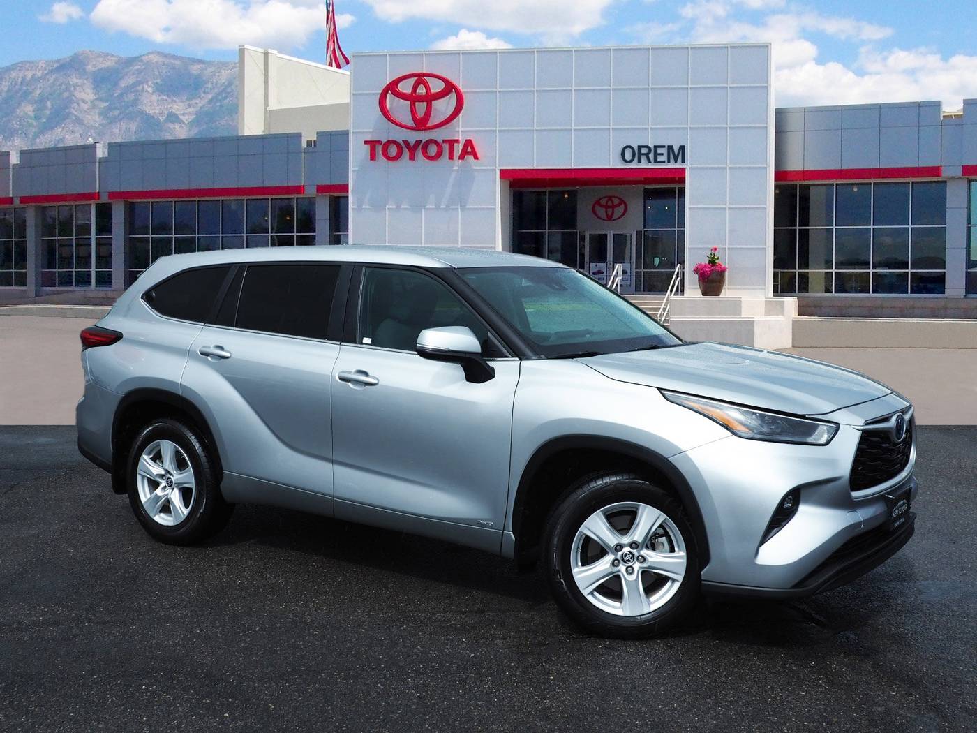 2023 Toyota Highlander Hybrid LE — SUV — 17,500 mi — Orem, UT