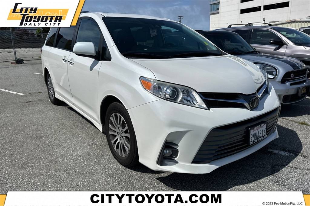 2020 Toyota Sienna XLE — Minivan — 99,587 mi — Daly City, CA
