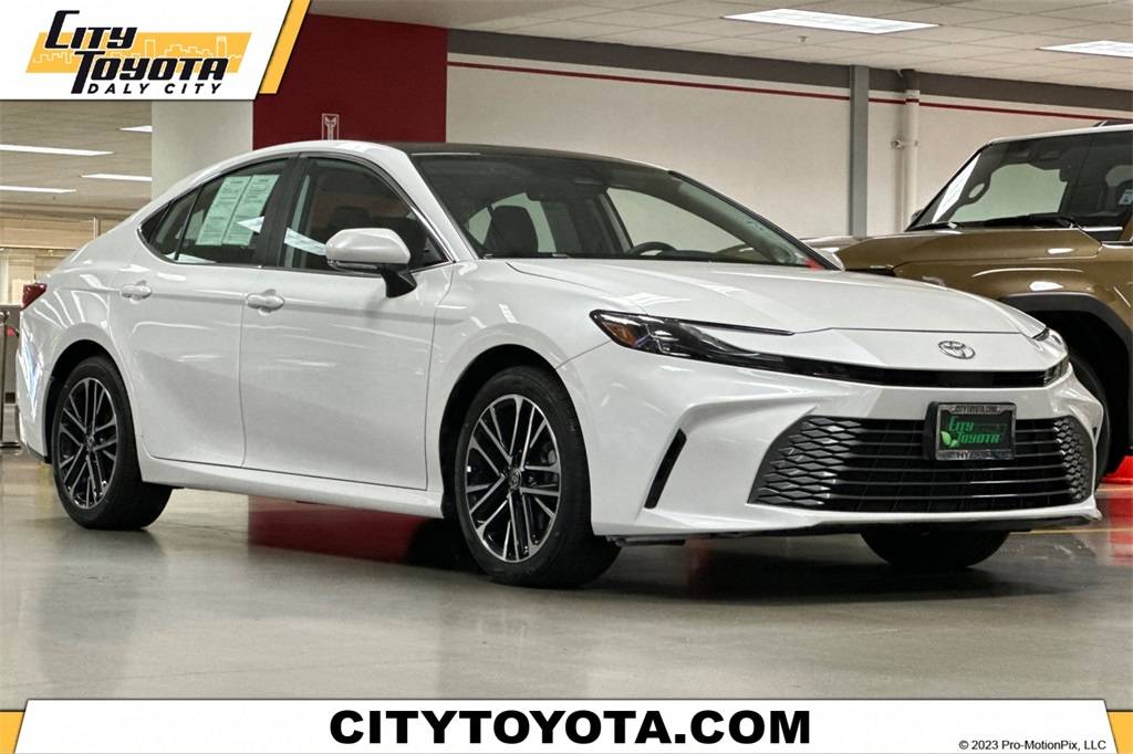 2025 Toyota Camry XLE — Sedan — 24,804 mi — Daly City, CA