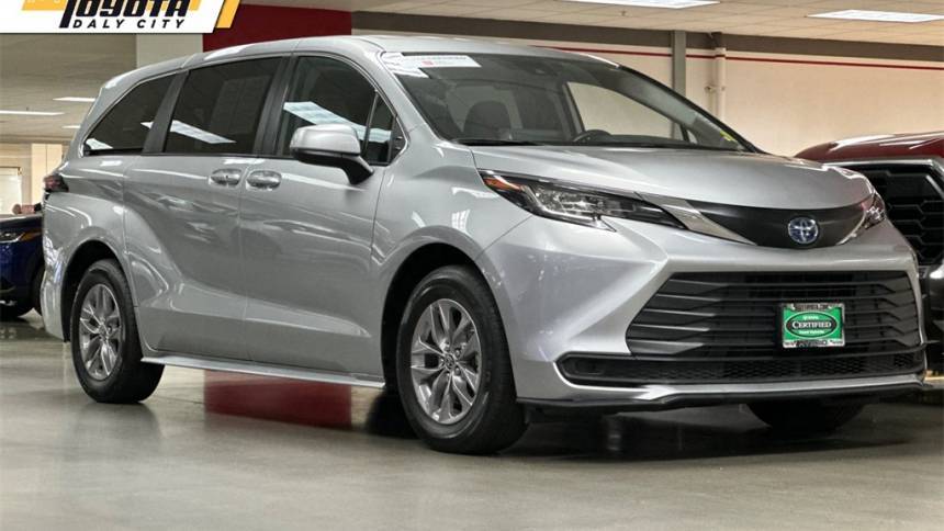 2022 Toyota Sienna LE — Minivan — 97,583 mi — Daly City, CA