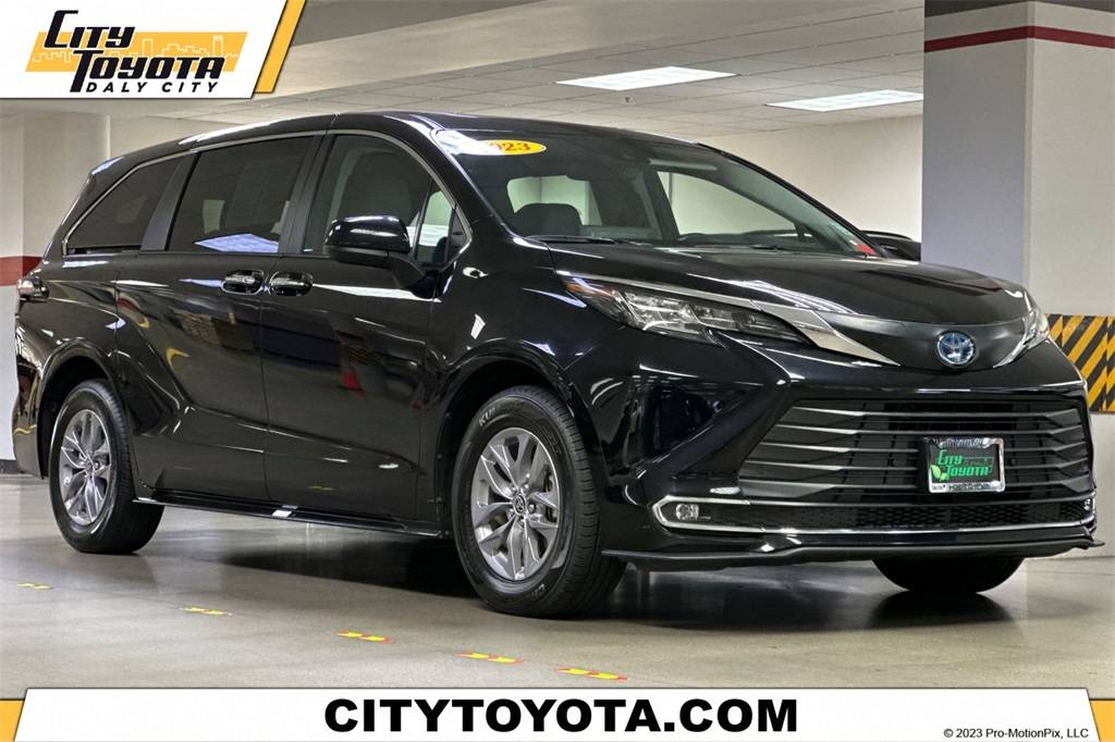 2023 Toyota Sienna XLE — Minivan — 26,763 mi — Daly City, CA