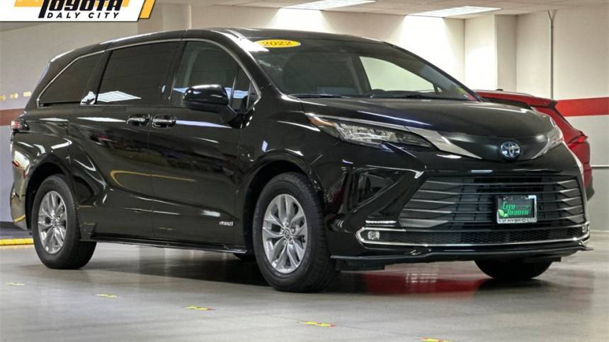 2022 Toyota Sienna XLE — Minivan — 39,900 mi — Daly City, CA
