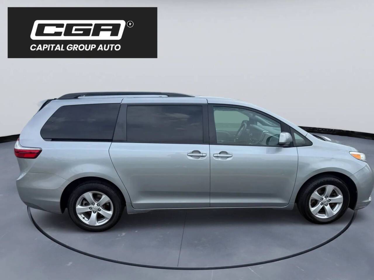 2017 Toyota Sienna LE