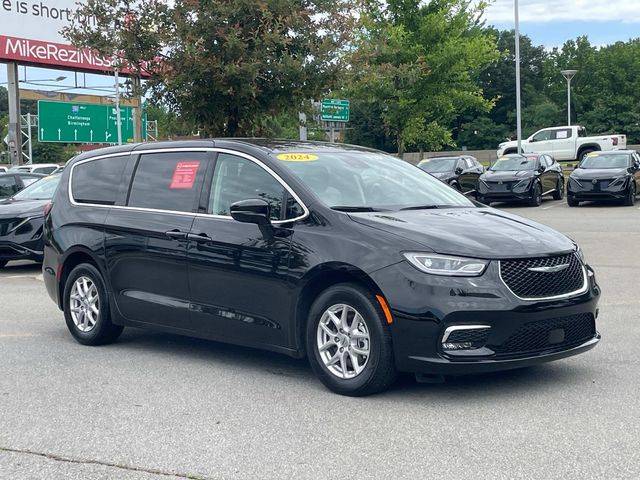2024 Chrysler Pacifica Touring L — Minivan — 33,124 mi — Atlanta, GA
