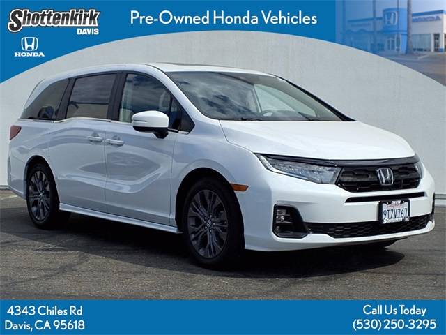 2025 Honda Odyssey Touring — Minivan — 3,700 mi — Davis, CA
