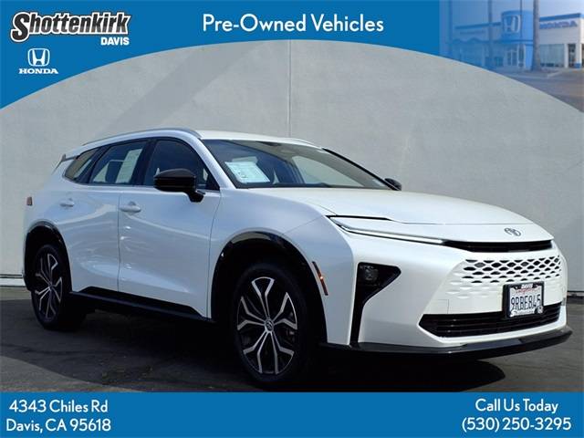 2025 Toyota Crown Signia XLE — SUV — 14,908 mi — Davis, CA