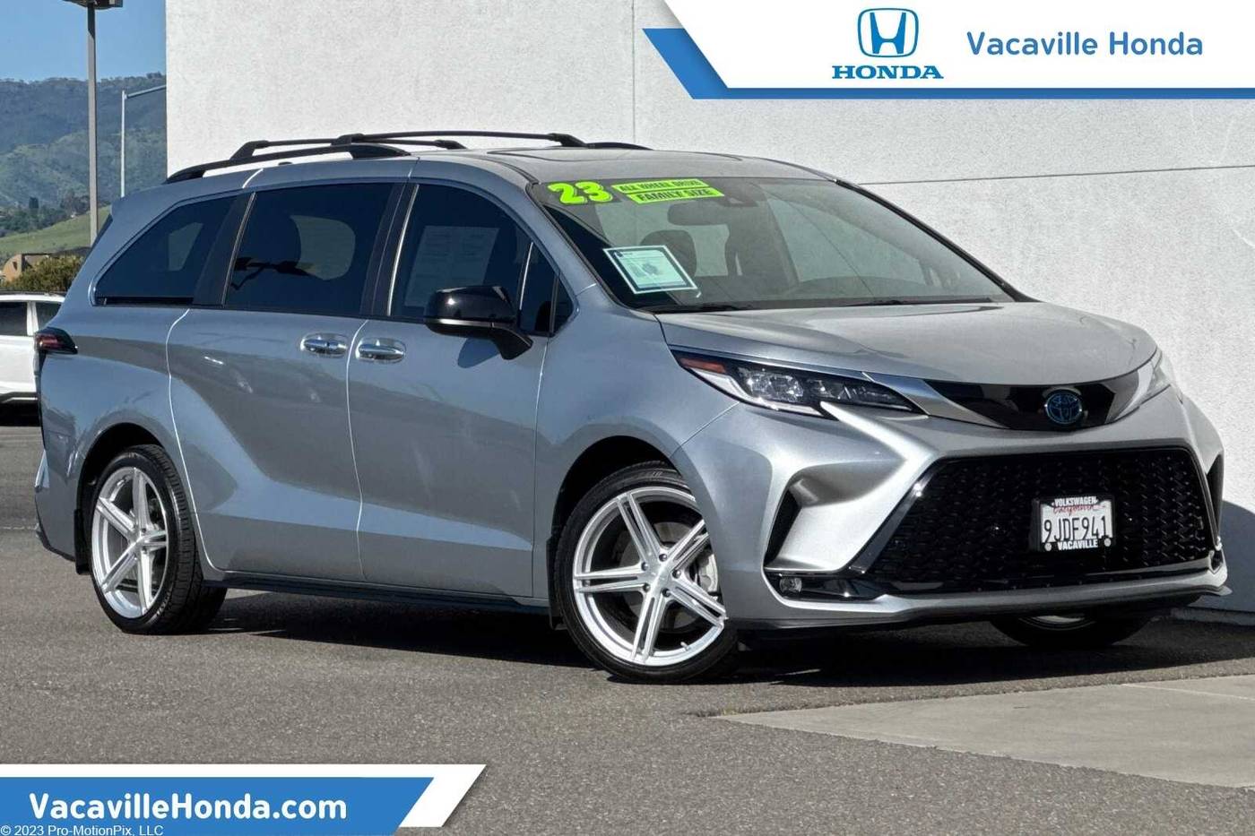 2023 Toyota Sienna XSE — Minivan — 5,200 mi — Vacaville, CA